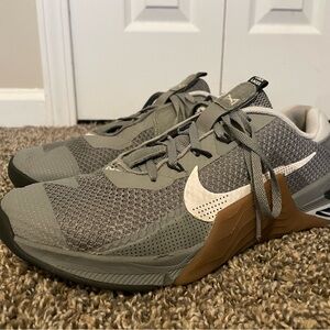 Nike Metcon 7 Grey/Gum men’s 10/women’s 11.5